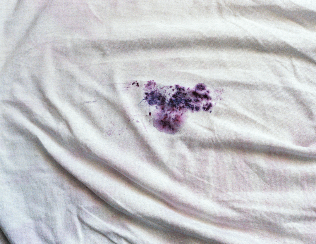 How to Remove Blueberry Stains From Clothes